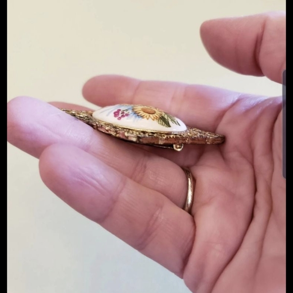 Vintage Gold Tone Brooch Sunflower - Picture 3 of 4